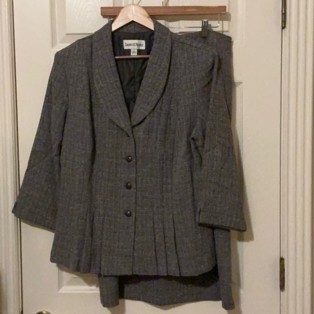 Vintage 14 washable skirt and suit jacket EUC